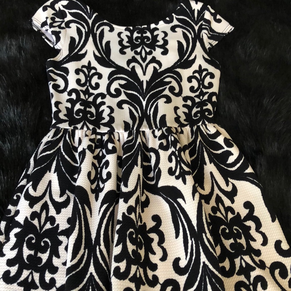 Beautiful Black & White Dress